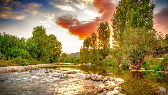 Image No.42-2 Bed Townhouse for sale