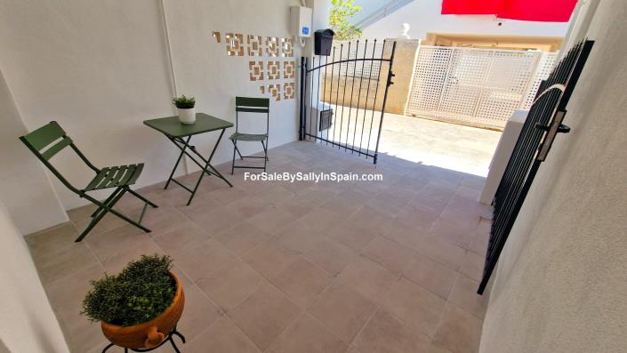 Image No.8-2 Bed Townhouse for sale