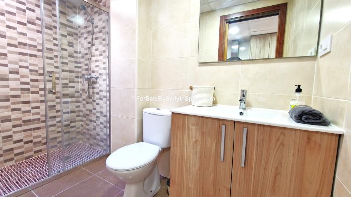 Image No.16-2 Bed Townhouse for sale