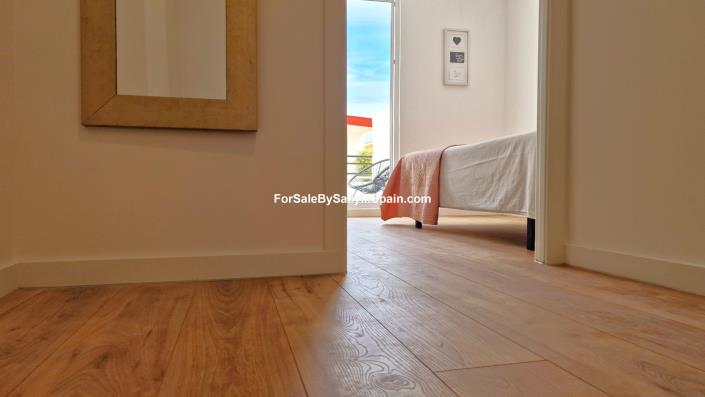 Image No.20-2 Bed Townhouse for sale