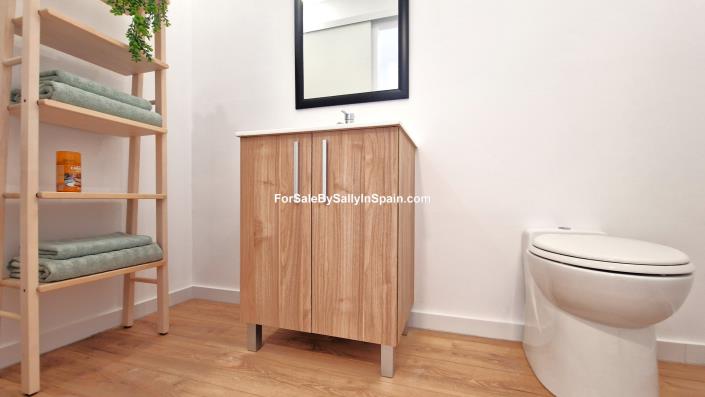 Image No.24-2 Bed Townhouse for sale