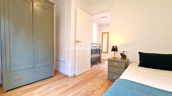 Image No.23-2 Bed Townhouse for sale