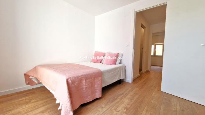 Image No.27-2 Bed Townhouse for sale