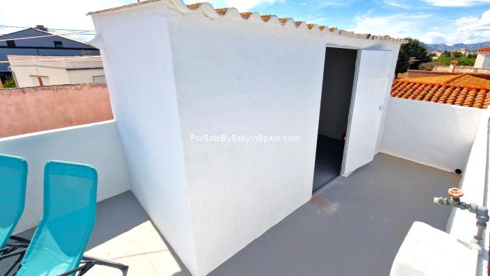 Image No.36-2 Bed Townhouse for sale