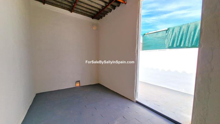 Image No.39-2 Bed Townhouse for sale