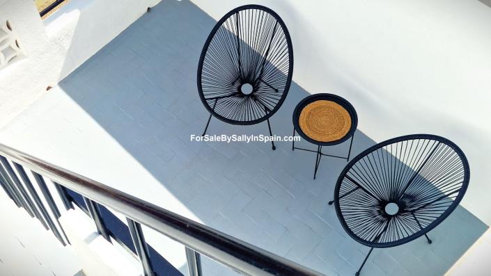 Image No.5-2 Bed Townhouse for sale