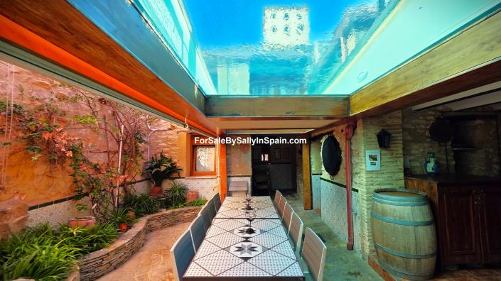 Image No.8-9 Bed Townhouse for sale