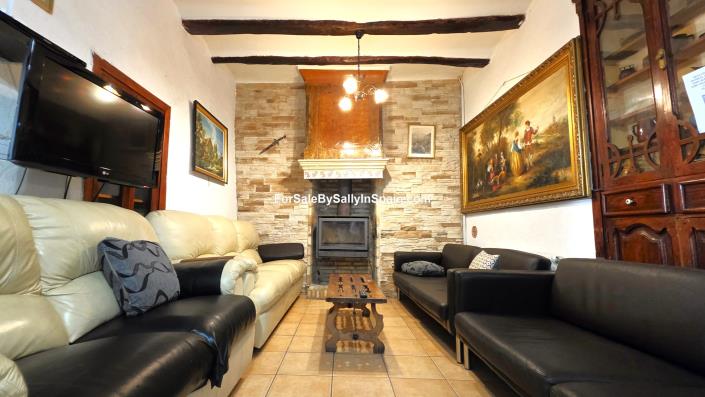 Image No.13-9 Bed Townhouse for sale