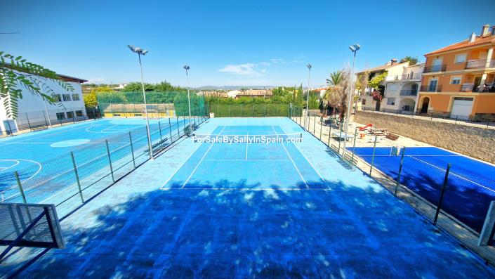 Image No.49-9 Bed Townhouse for sale