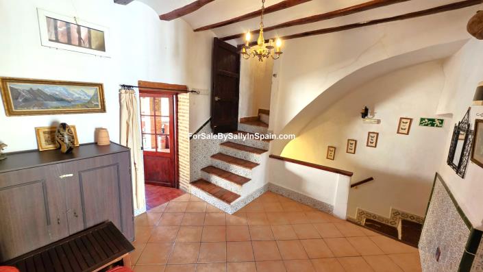 Image No.38-9 Bed Townhouse for sale