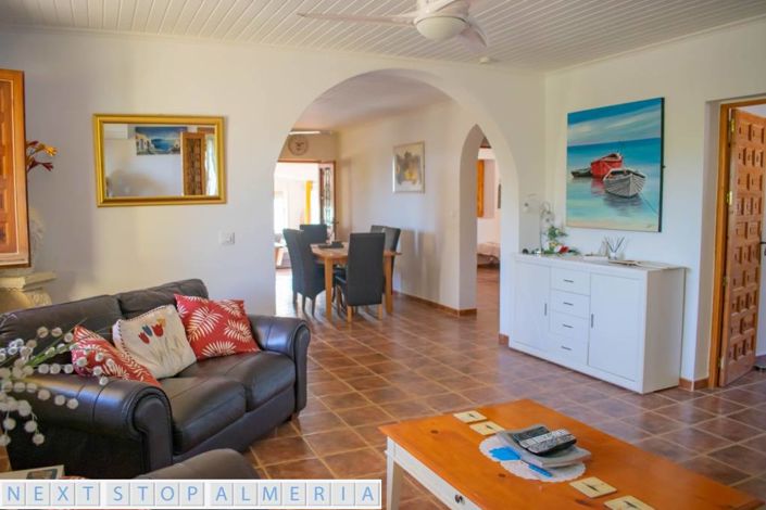 Image No.10-7 Bed Property for sale