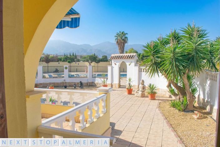 Image No.25-7 Bed Property for sale