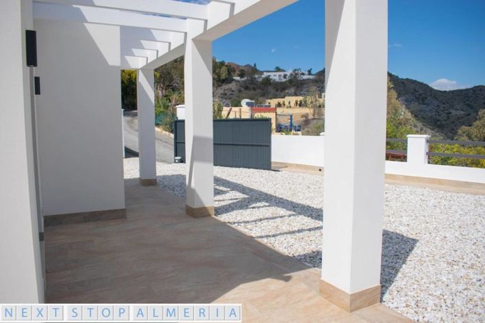 Image No.10-2 Bed Property for sale