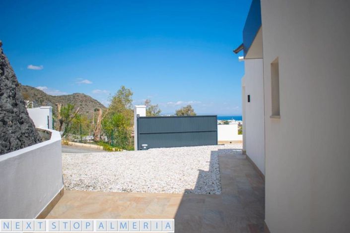 Image No.5-2 Bed Property for sale