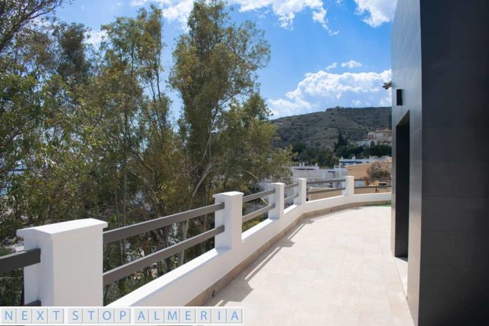 Image No.7-2 Bed Property for sale