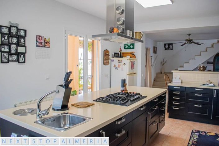 Image No.26-4 Bed Property for sale