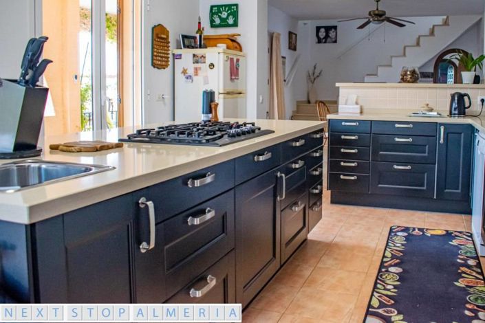 Image No.27-4 Bed Property for sale