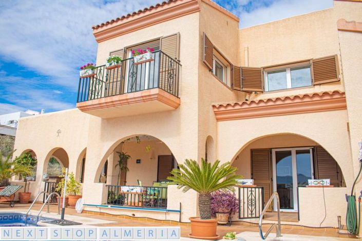 Image No.3-4 Bed Property for sale