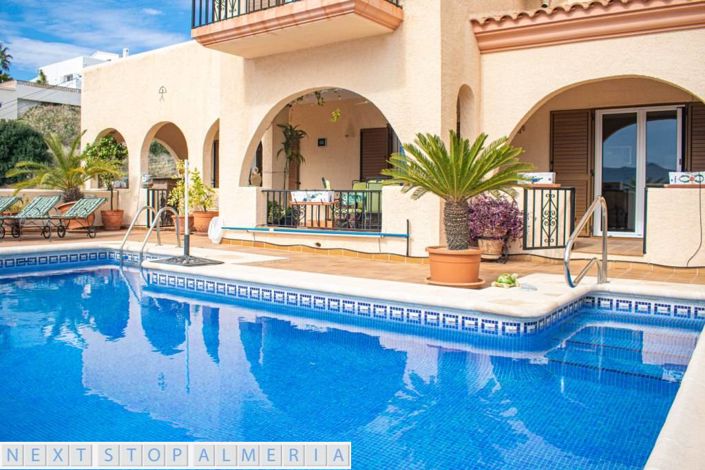 Image No.43-4 Bed Property for sale