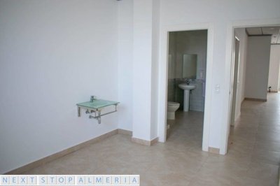 The first of the two smaller rooms / La primera de las dos habitaciones más pequeñas.