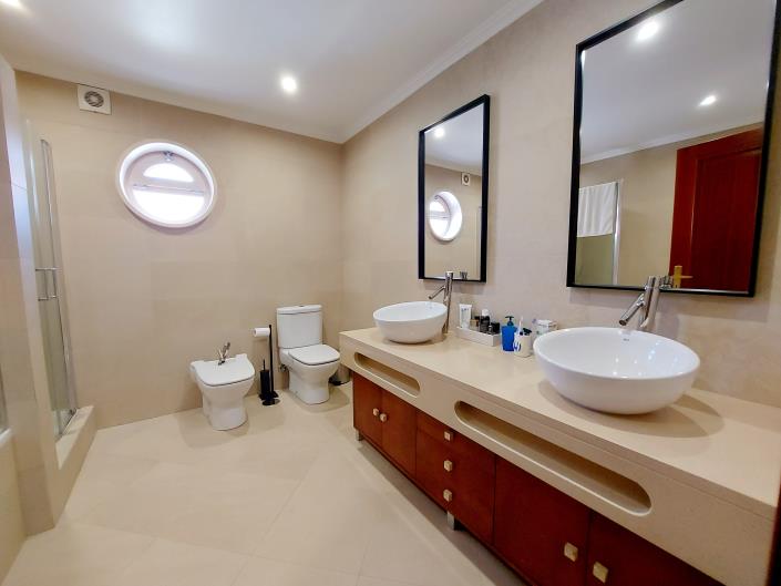 Image No.25-5 Bed House/Villa for sale