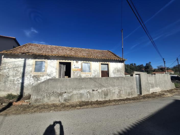 Image No.19-3 Bed Property for sale