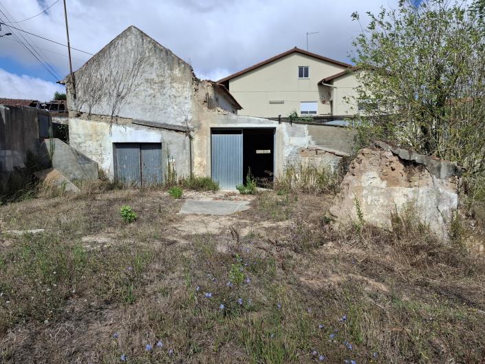 Image No.23-3 Bed Property for sale