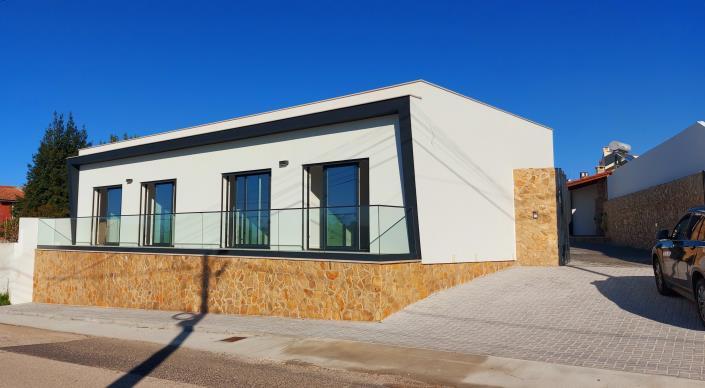 Image No.2-Maison / Villa de 3 chambres à vendre à Alfeizerão