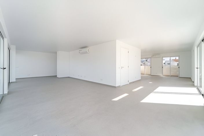 Image No.39-4 Bed Apartment for sale