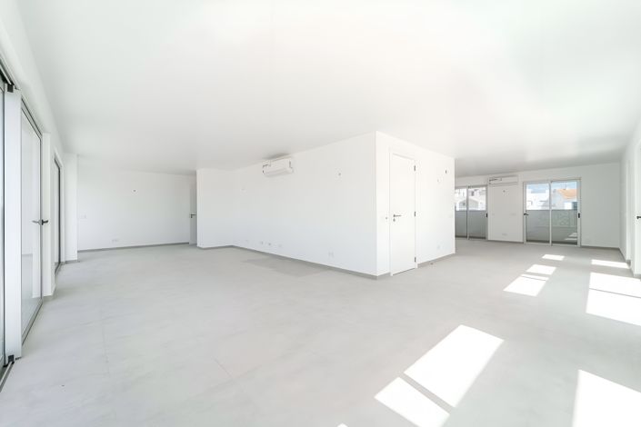 Image No.7-4 Bed Apartment for sale