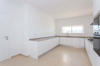 1706-632949-4017d2f44a169e2070a298ad08d2a2828