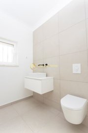 1706-632949-4017d2f44a169e2070a298ad08d2a2828