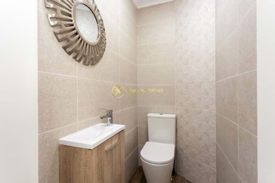 1706-635600-4017d2f44a169e2070a298ad08d2a2828