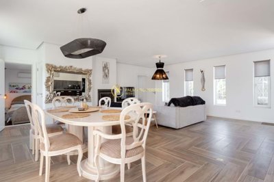 1706-635600-4017d2f44a169e2070a298ad08d2a2828