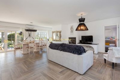 1706-635600-4017d2f44a169e2070a298ad08d2a2828