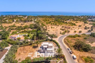 1706-635599-4017d2f44a169e2070a298ad08d2a2828