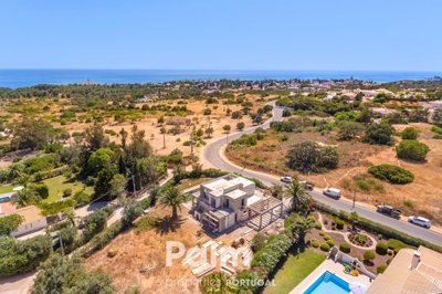 1706-635599-4017d2f44a169e2070a298ad08d2a2828