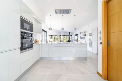 1706-636092-4017d2f44a169e2070a298ad08d2a2828