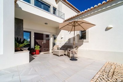 1706-636092-4017d2f44a169e2070a298ad08d2a2828