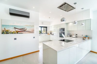 1706-636092-4017d2f44a169e2070a298ad08d2a2828