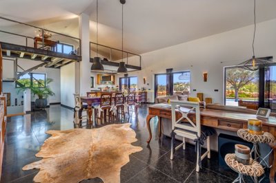 1706-638738-4017d2f44a169e2070a298ad08d2a2828