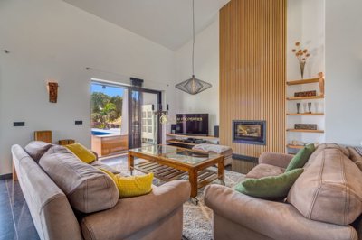 1706-638738-4017d2f44a169e2070a298ad08d2a2828