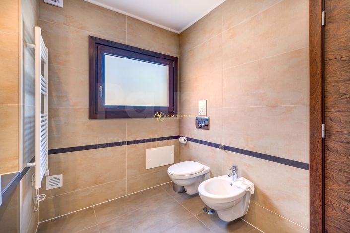 Image No.12-3 Bed Townhouse for sale