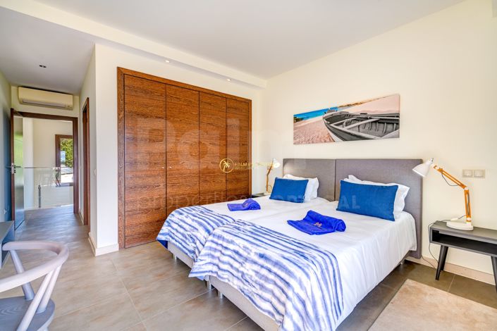 Image No.18-3 Bed Townhouse for sale