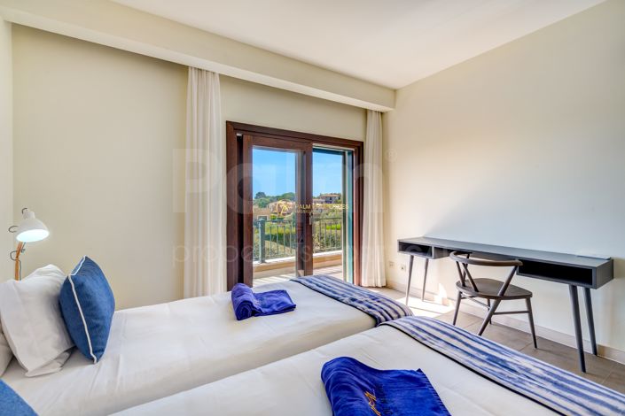 Image No.19-3 Bed Townhouse for sale