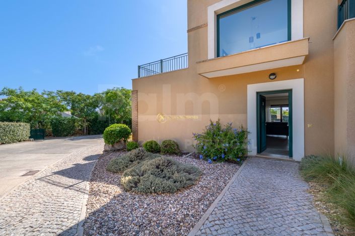 Image No.2-3 Bed Townhouse for sale