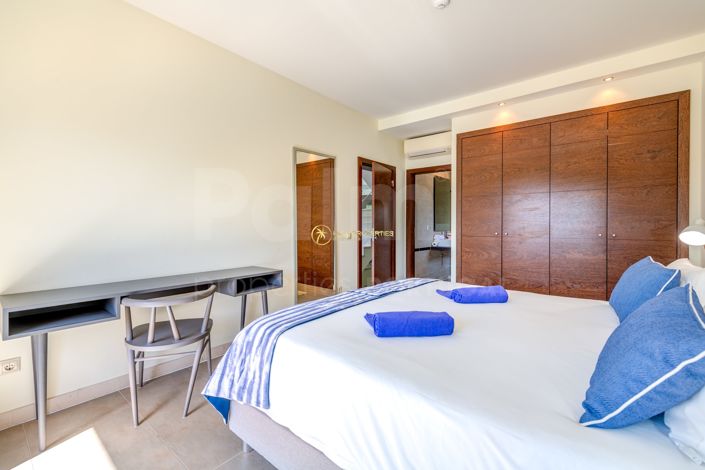 Image No.31-3 Bed Townhouse for sale