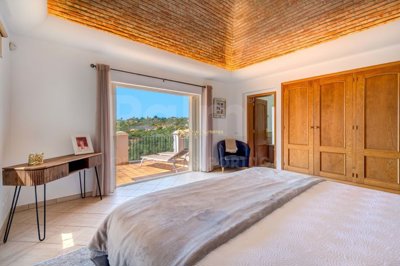 1706-639509-4017d2f44a169e2070a298ad08d2a2828