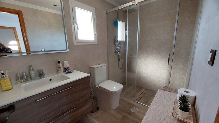 Image No.16-5 Bed Villa for sale