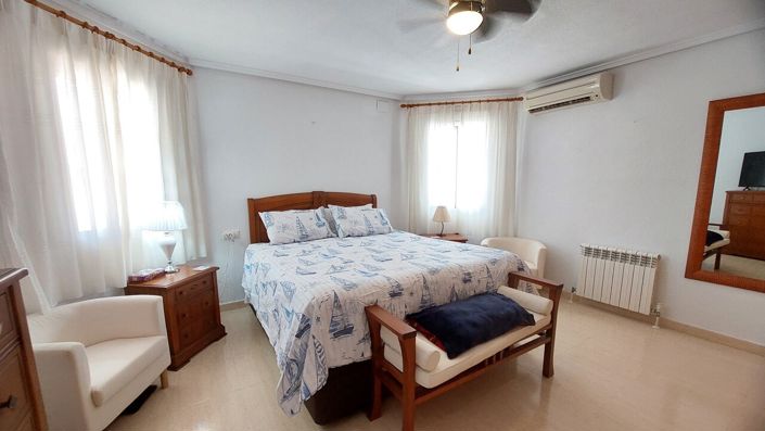 Image No.13-3 Bed Villa for sale